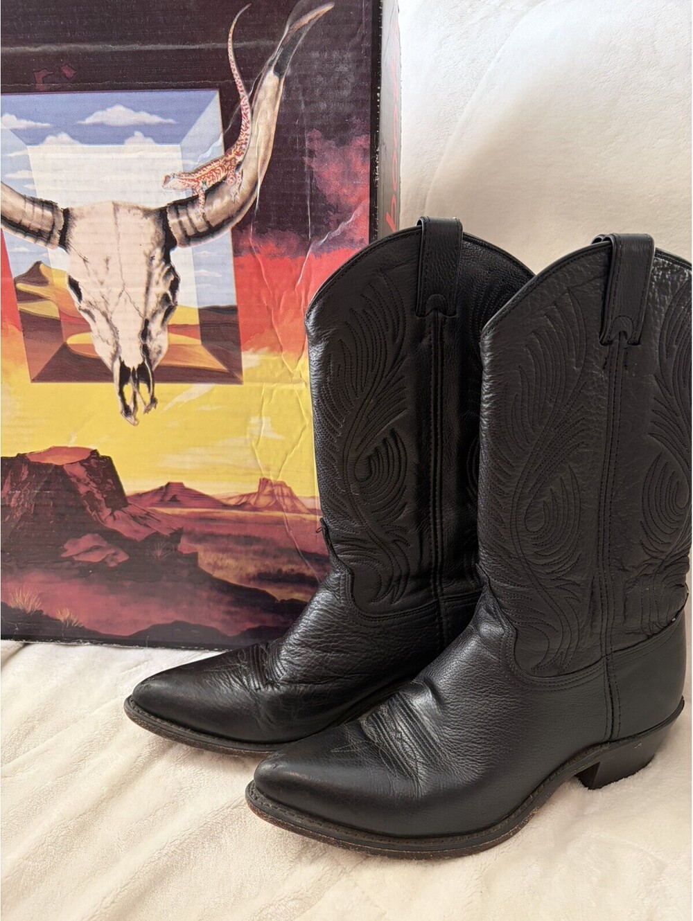 Lady's Black Pointed Cowboy Boots Size 8 1/2 M Good cond. lightly worn